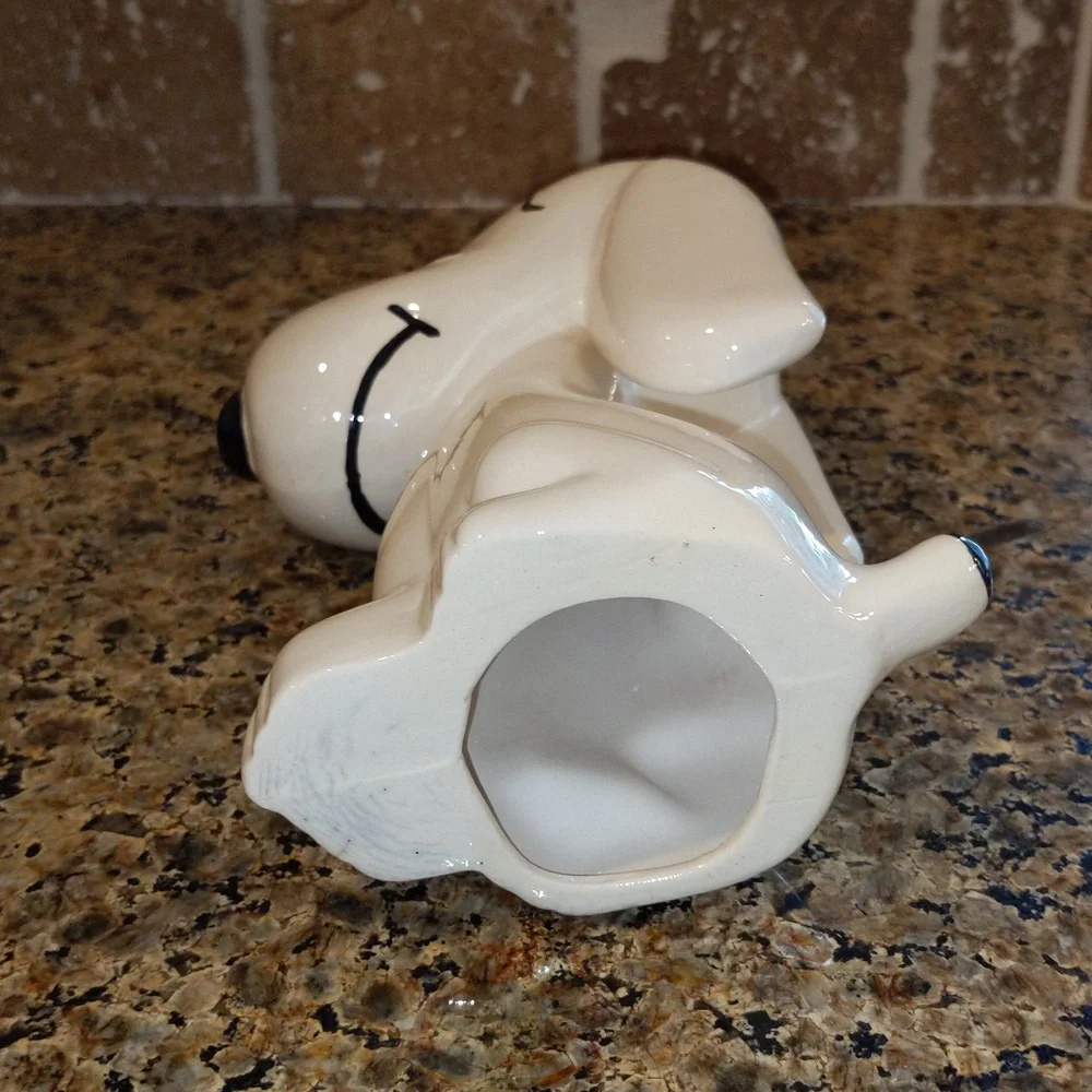 Vintage Snoopy Figurine Peanuts Ceramic Hand Painted Mold Glazed Black White - Picture 5 of 7